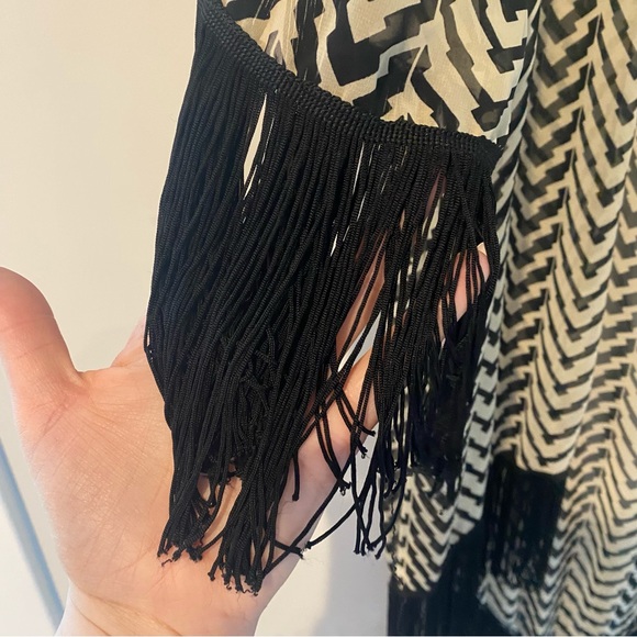 Lulu’s Somewhere My Love Black & Cream Chevron Fringe Kimono - Picture 6 of 7